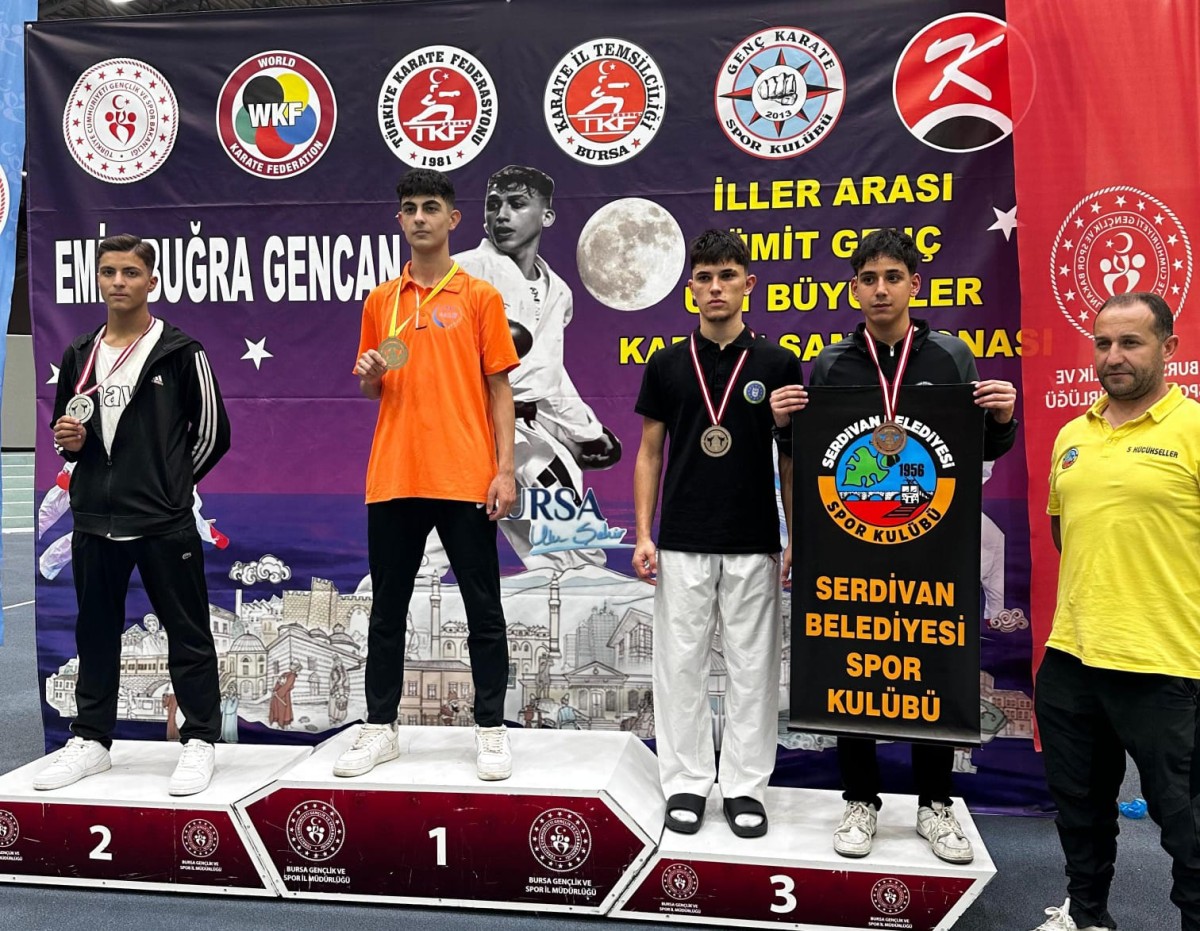 URFALI İMAM HATİPLİ GENÇ TÜRKİYE İKİNCİSİ OLDU