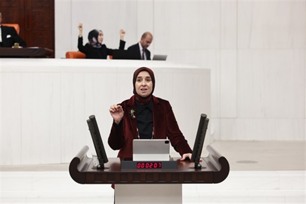 Esen: Kadınların omzundaki görünmez yoksulluk artık görülmeli