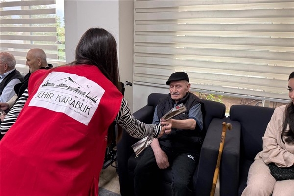 Karabük Belediyesi’nden Yücel Huzurevi’ne ziyaret