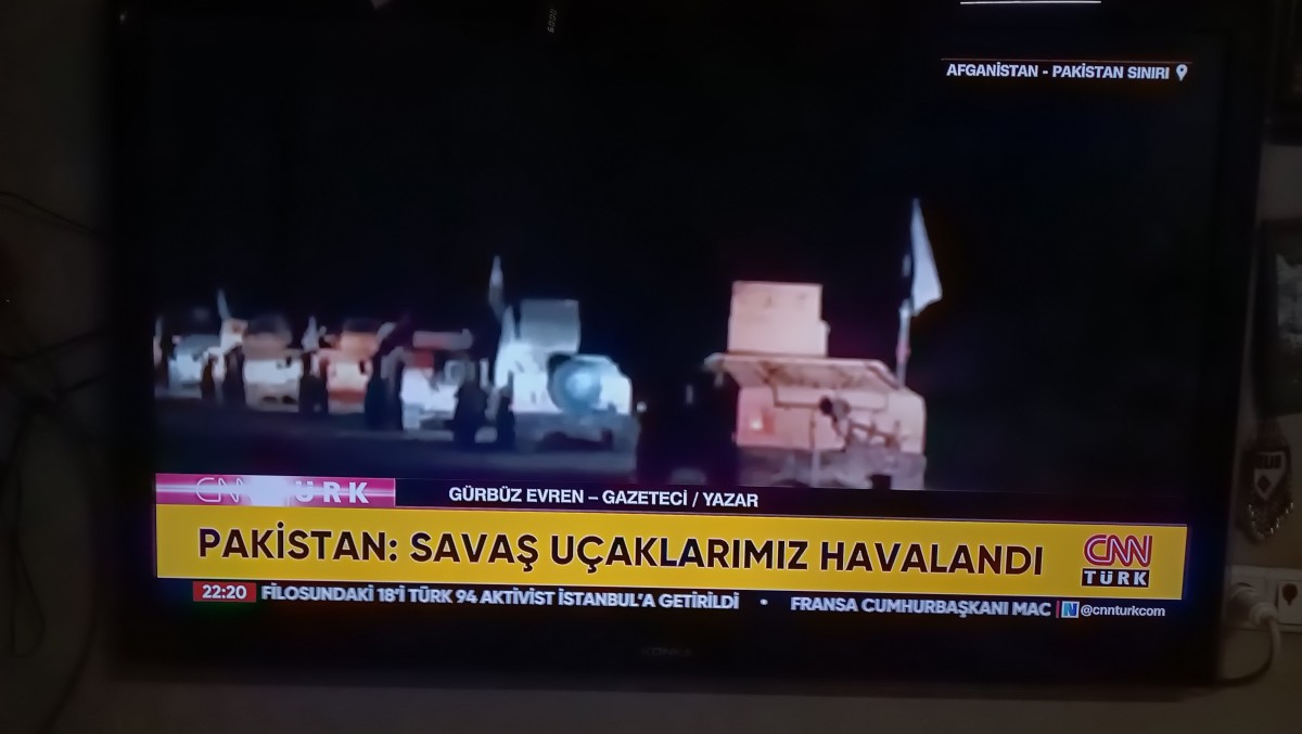 Pakistan ile Afganistan Arasında Savaş Sinyalleri