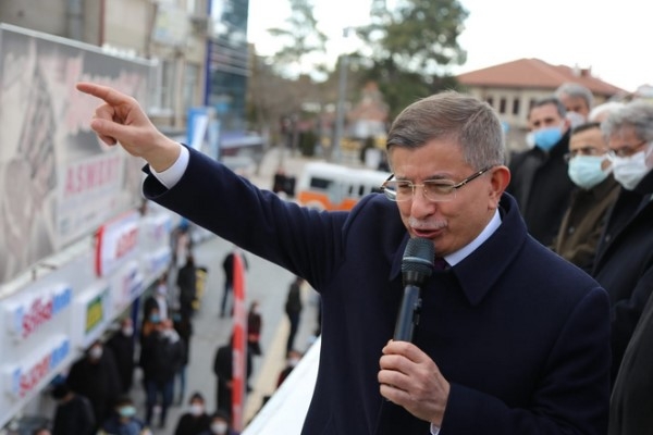 Davutoğlu: Netanyahu’nun Mısır’daki zirveye katılması bir tuzaktır