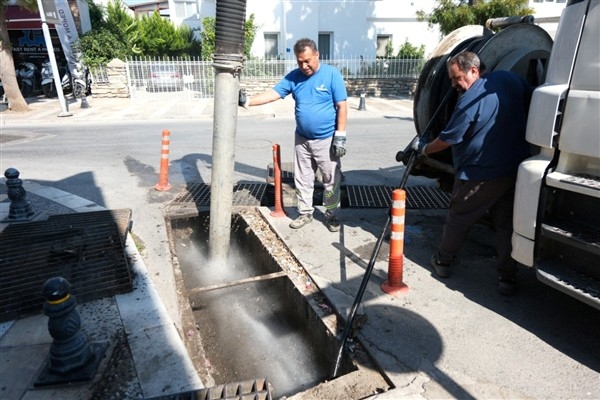 Bodrum’da mazgal ve yağmur suyu hattı temizliği