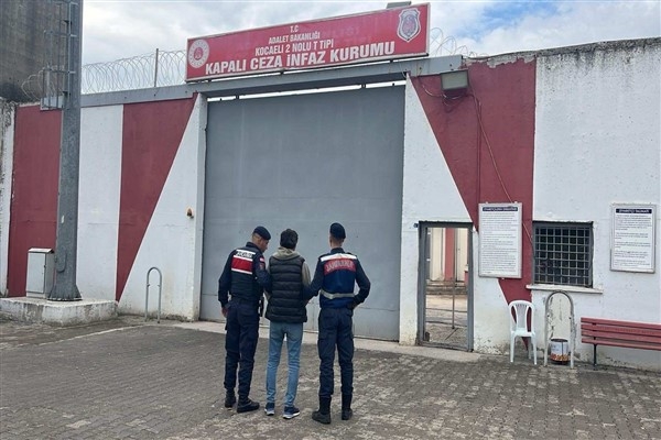 Kandıra’da 1,5 yıldır aranan şahıs JASAT operasyonuyla yakalandı