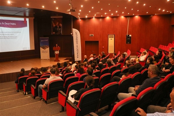 Gazipaşa Belediyesi'nden kanserde erken tanıya dikkat çeken konferans