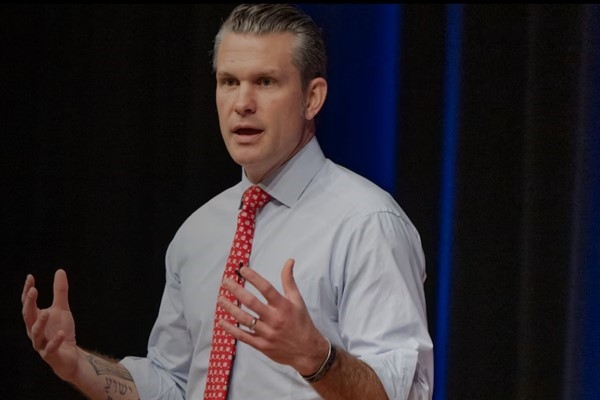 ABD Savaş Bakanı Hegseth, Collins ile bir araya geldi