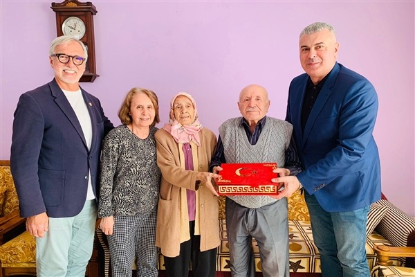 İzmit Belediyesi'nden Derince’deki Kıbrıs gazilerine ziyaret
