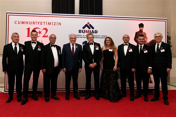 BUMİAD Cumhuriyet ödülleri sahiplerini buldu