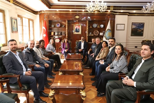 Uluslararası Amed Tiyatro Festivali Hazırlık Komitesi'nden Eşbaşkanlara ziyaret