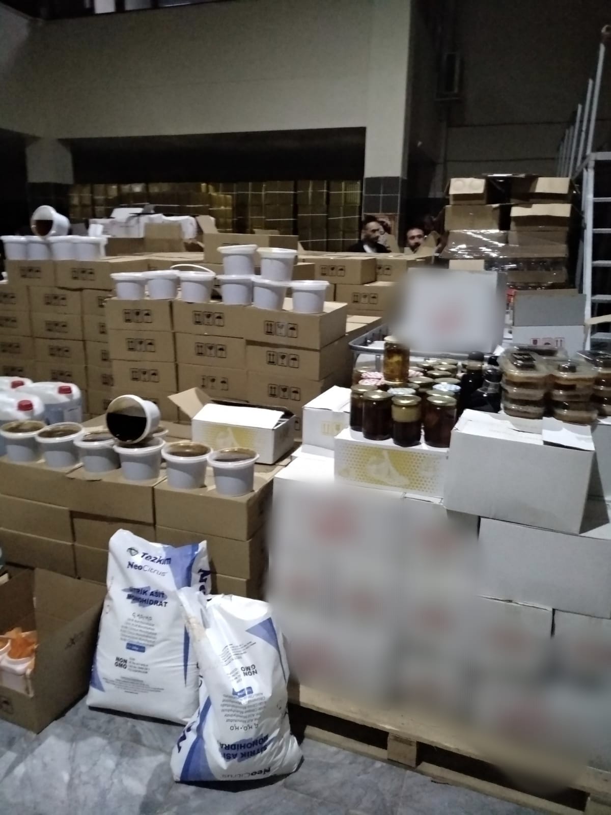 ŞANLIURFA’DA MERDİVEN ALTI PEKMEZ VE NAR EKŞİSİ ÜRETİMİNE BÜYÜK DARBE