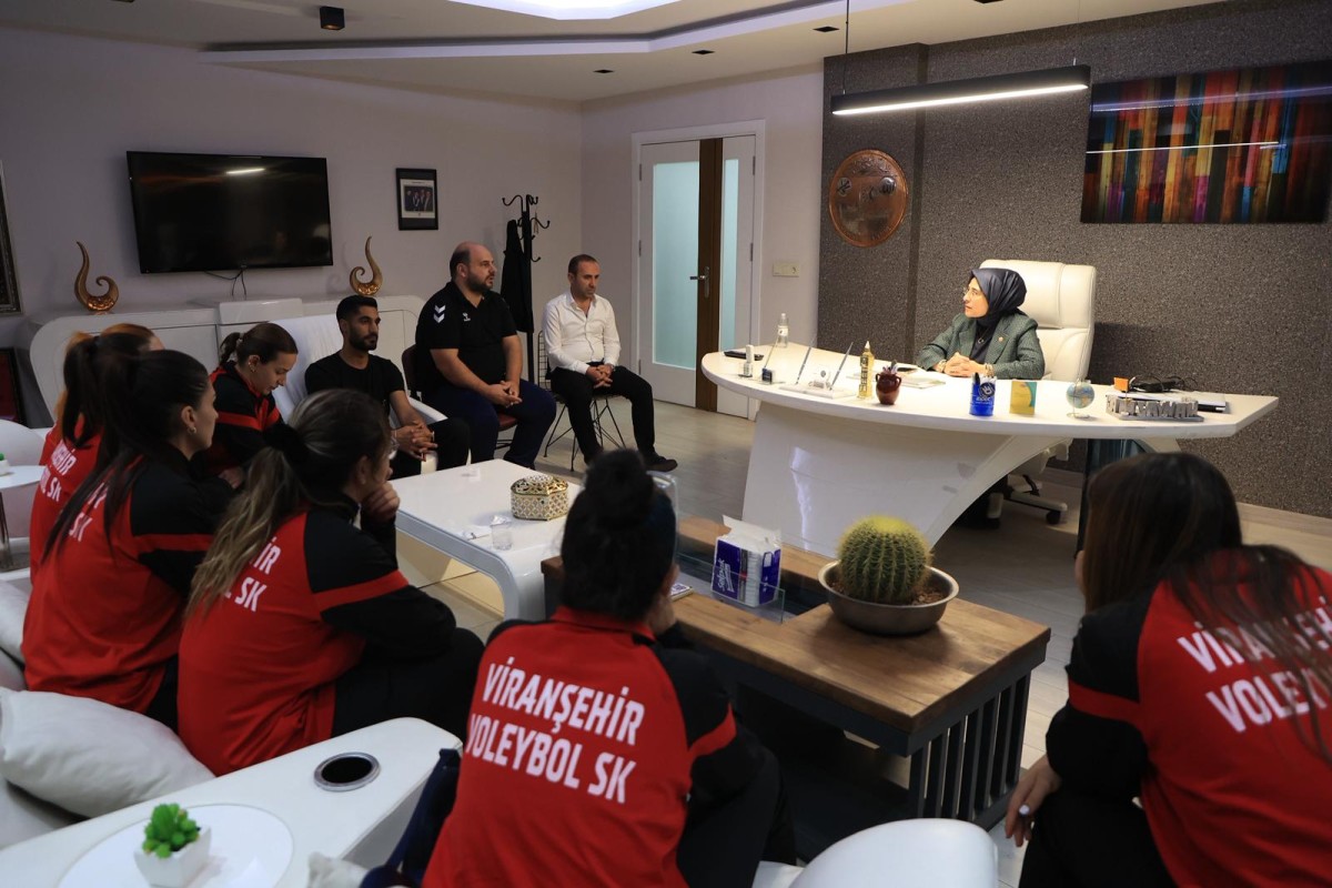Milletvekili Yazmacı’dan Viranşehir Voleybol Takımına Tam Destek
