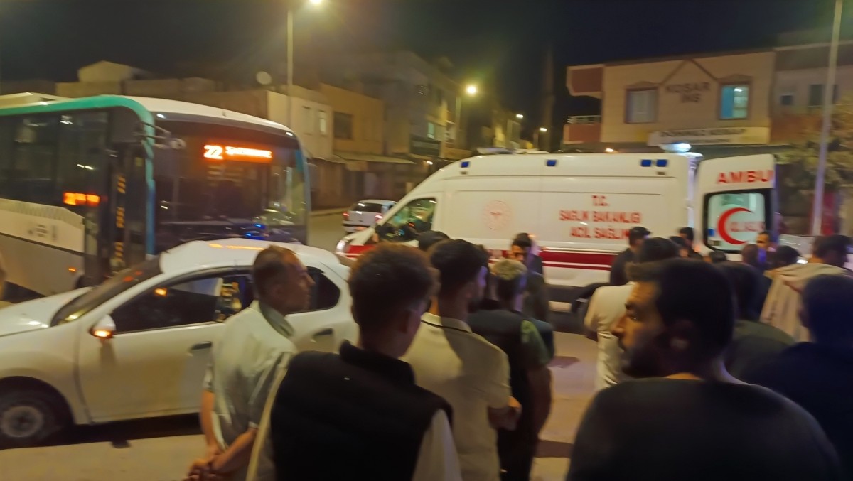 Şanlıurfa’da Halk Otobüsü ile Otomobil Çarpıştı: 1 Yaralı