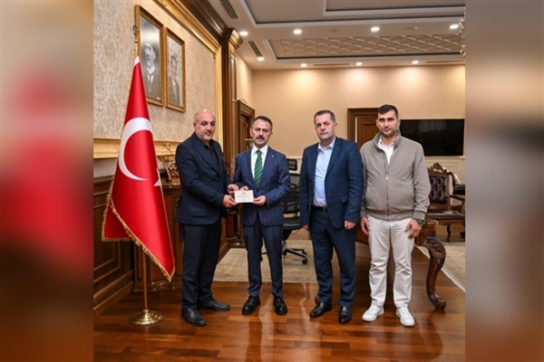 Yesevi Hareketi Derneği’nden Vali Aktaş'a ziyaret
