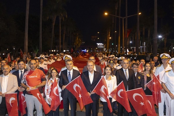 Başkan Seçer, Bayrak Yürüyüşü’ne katıldı