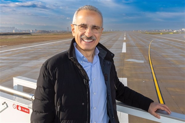 Bakan Uraloğlu: Cumhuriyetimizin 102. yılı coşkusunu balonlarımızla taçlandırdık