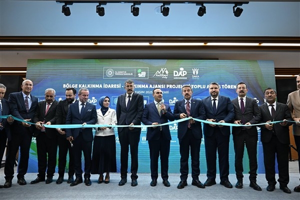 Hakkari’ye 8 yeni yatırım ile Bilim Merkezi ve Milli Teknoloji Atölyesi müjdesi