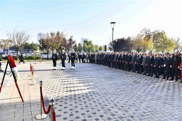 ABB personelleri Atatürk'ü törenle andı