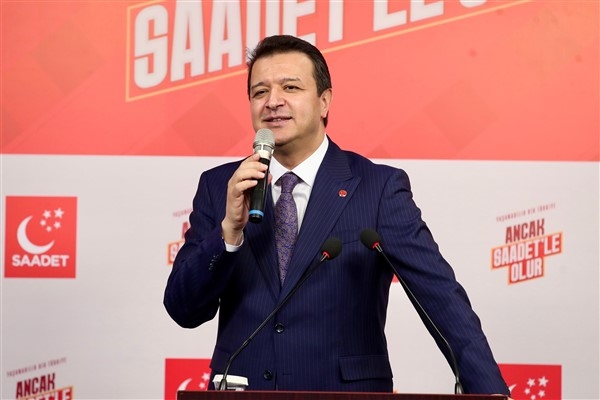Arıkan, Rize'de esnaf ve vatandaşlarla buluştu