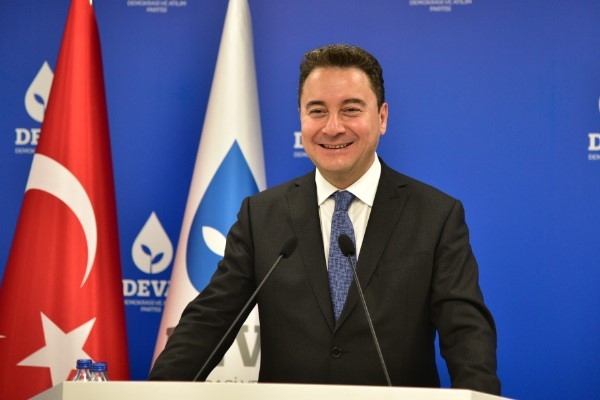 Babacan: Servetleriyle siyaseti ve siyasetçileri etkiliyorlar