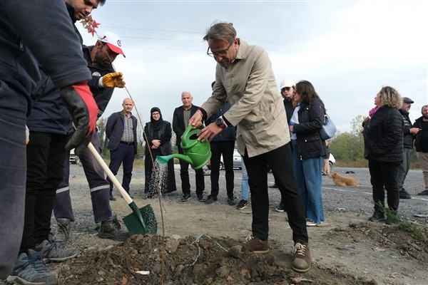 Sapanca’da Milli Ağaçlandırma Günü'nde 500 fidan toprakla buluştu