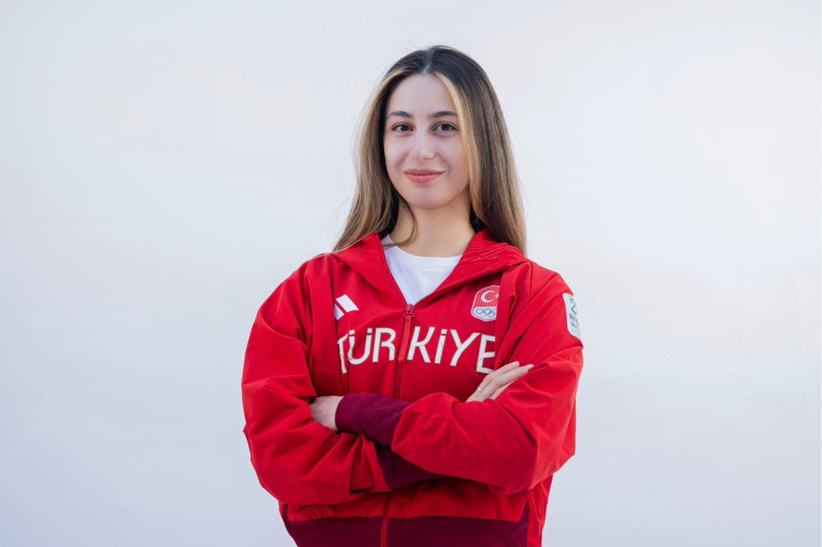 Bursa Büyükşehir Belediyesporlu Özge Yılmaz'dan gümüş madalya