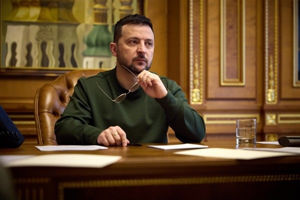 Zelenski, rüşvet planına karıştığı iddia edilen bakanları görevden aldı