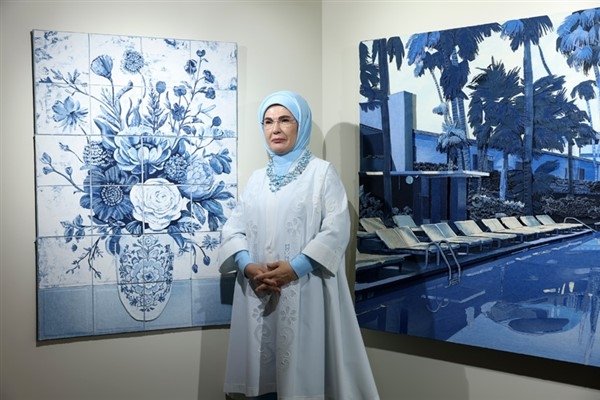 Emine Erdoğan, KKTC Cumhurbaşkanı’nın eşi Nilden Erhürman ile görüştü