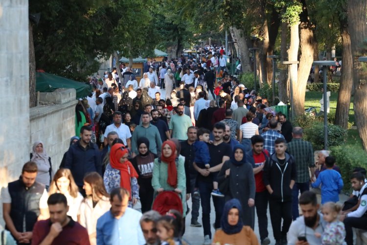 Şanlıurfa’da Bayram Yoğunluğu Sürüyor: Oteller ve Mekânlar Doldu Taştı