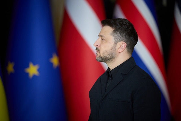 Zelenski: Ermenistan ve bölge ülkeleri desteklenmeli