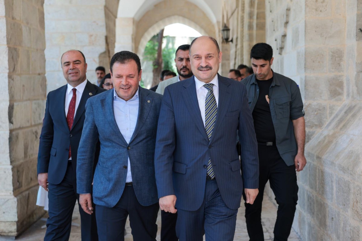 BAŞKAN GÜLPINAR: “BİR ÇOCUĞUN GÜLÜMSEMESİ BİR ŞEHRİN NEFES ALMASIDIR”