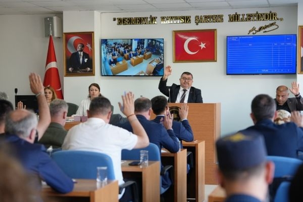 Düzce Belediye Meclisi’nde 25 madde komisyonlara havale edildi