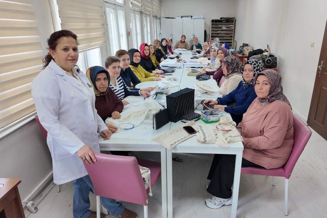 KAYMEK’ten Geleneksel Nakışlara Ücretsiz Kurs Desteği