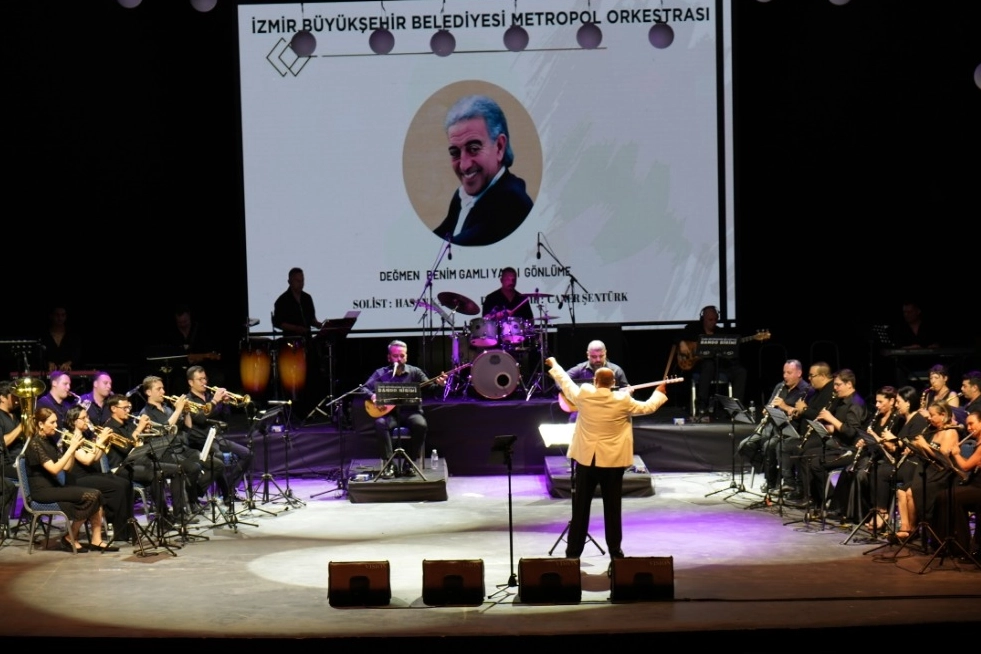 İzmir’de Edip Akbayram ve Volkan Konak Anısına Özel Konser