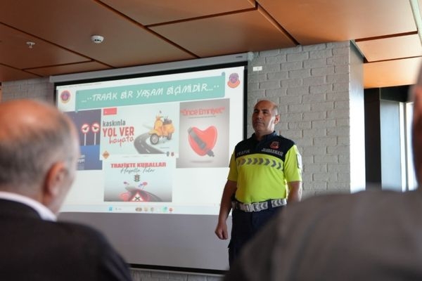 Düzce Ulaşım A.Ş. şoförlerine trafik eğitimi verildi