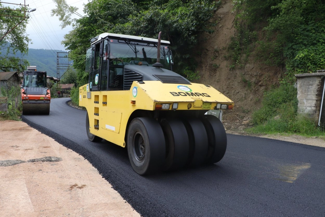 Karaoluk Mahallesi’nde Sıcak Asfalt Çalışması Başladı