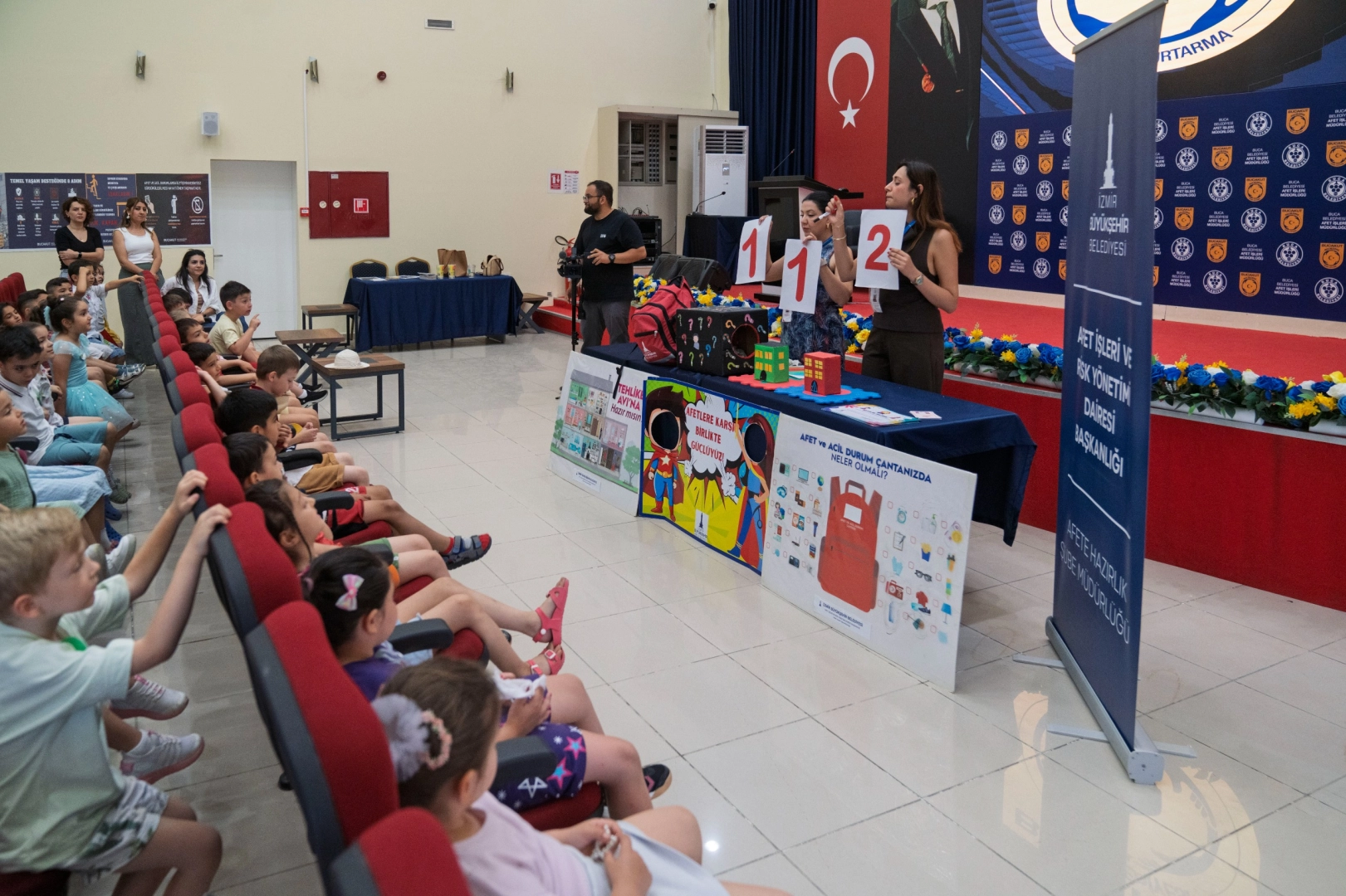 İzmir Büyükşehir’den çocuklara afet bilinci eğitimi