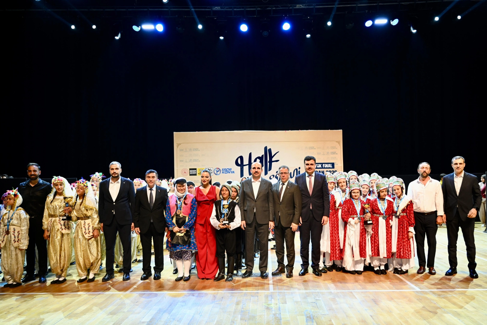 Konya’da Halk Oyunları Şöleni Finali Tamamlandı