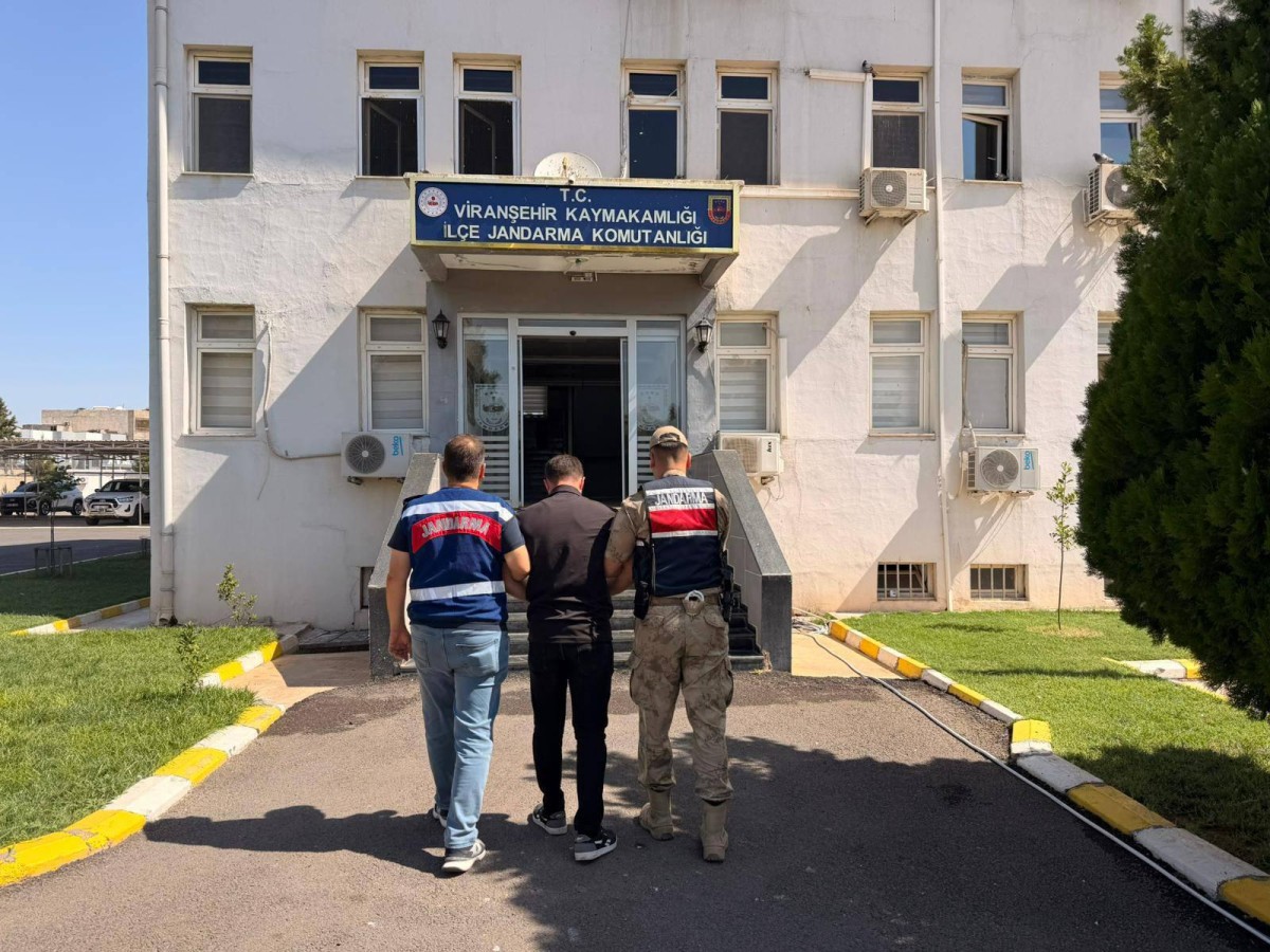 VİRANŞEHİR’DE 5 YIL HAPİS CEZASI BULUNAN FİRARİ YAKALANDI