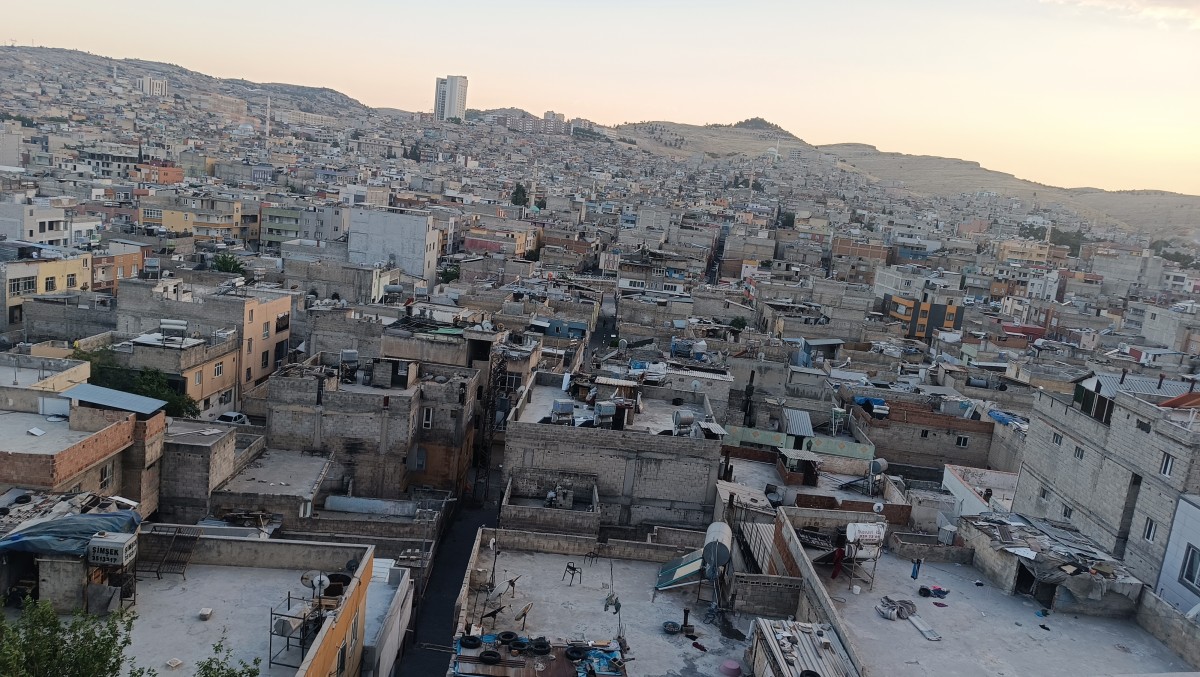 ŞANLIURFA’NIN DAMLARI ÇÖPLÜĞE DÖNÜŞTÜ