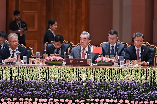 Wang Yi’den BRICS mesajı: Ortak sorunlara ortak yanıt