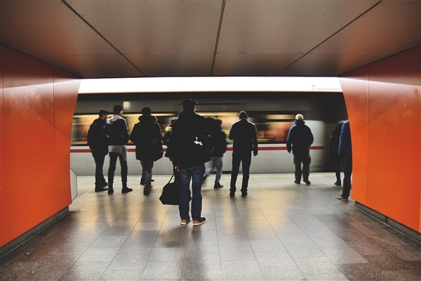 Marmaray seferlerinde gecikme yaşanıyor