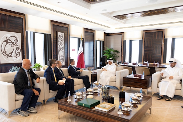 Katar Başbakanı Al-Thani, AB Körfez Özel Temsilcisi Di Maio ile görüştü
