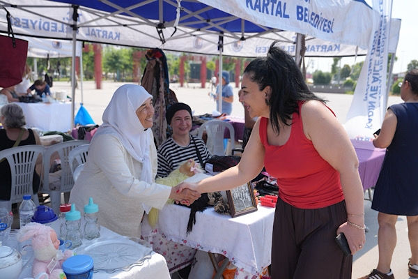 Kartal’da &Prime;Atma Sat İkinci El Pazarı&Prime; açıldı