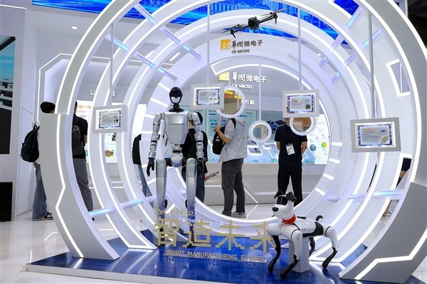Çin'de insansı robot üretimi 100 bini aşacak
