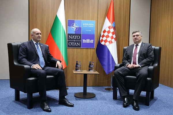 Radev, Hırvatistan Cumhurbaşkanı Milanovic ile bir araya geldi