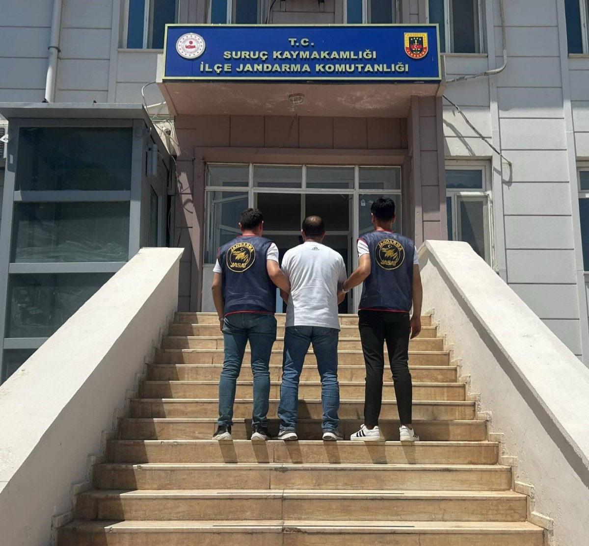 Suruç'ta Hırsızlık Hükümlüsü Jandarmadan Kaçamadı