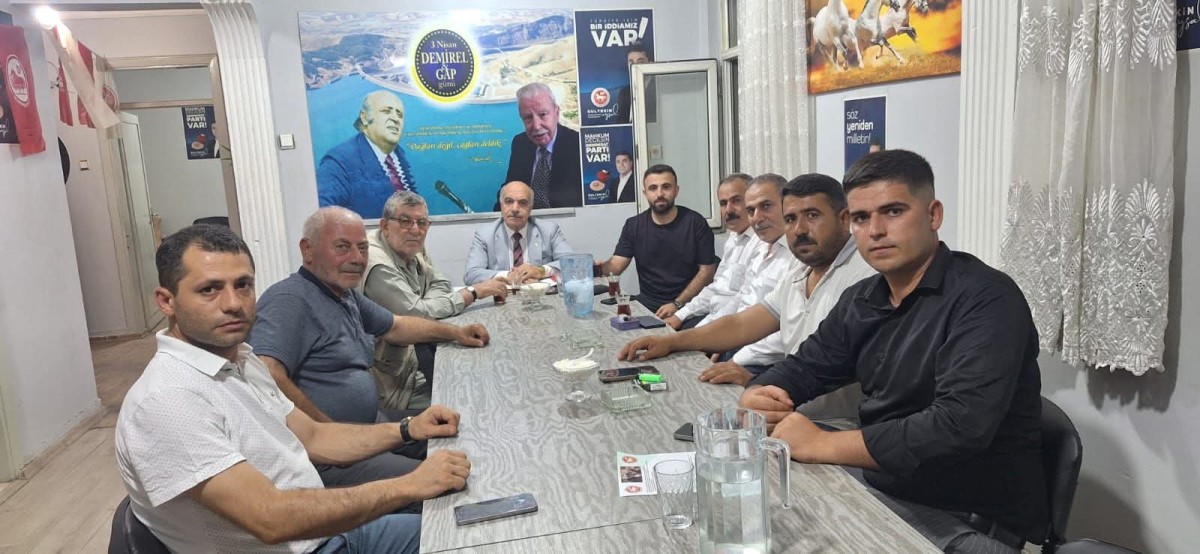 SÜLEYMAN DEMİREL ÜLKE İÇİN SİYASETİ BİRİNCİ MESELE GÖRMÜŞLERDİR. 