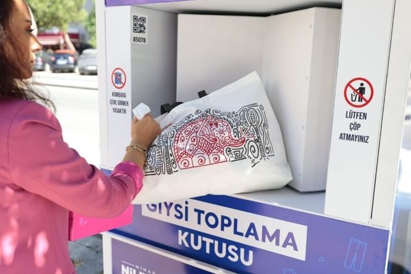 Konak’ta tekstil atıkları giysi toplama kutularında geri dönüştürülecek