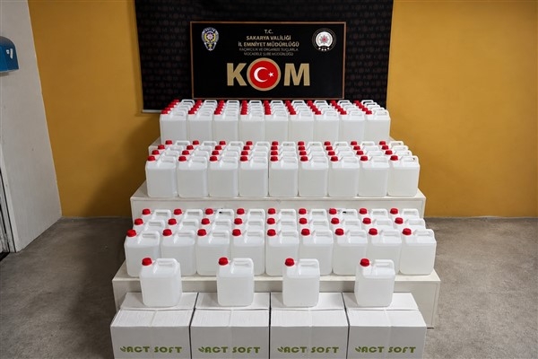Sakarya'da 1 ton etil alkol ele geçirildi