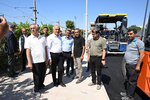 Başkan Er, devam eden yol ve kaldırım çalışmalarını inceledi