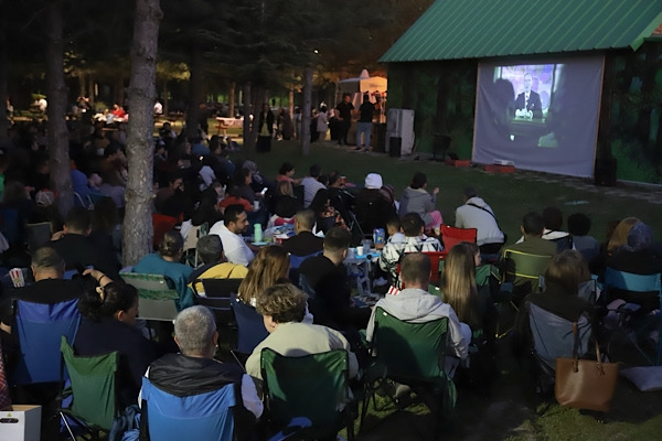 Eskişehir’de açık hava sinema geceleri nostalji rüzgarıyla başladı